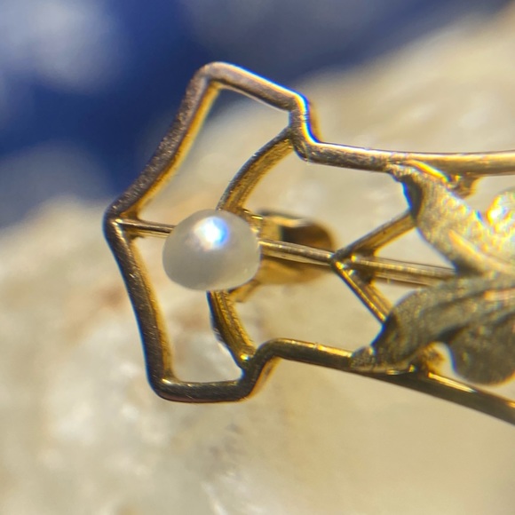 Antique 10k Gold Diamond and Natural Pearl Broach - Picture 5 of 12